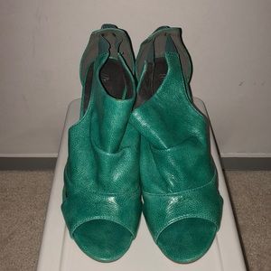 Gently Worn Turquoise Peep Toe Cut Out Heels